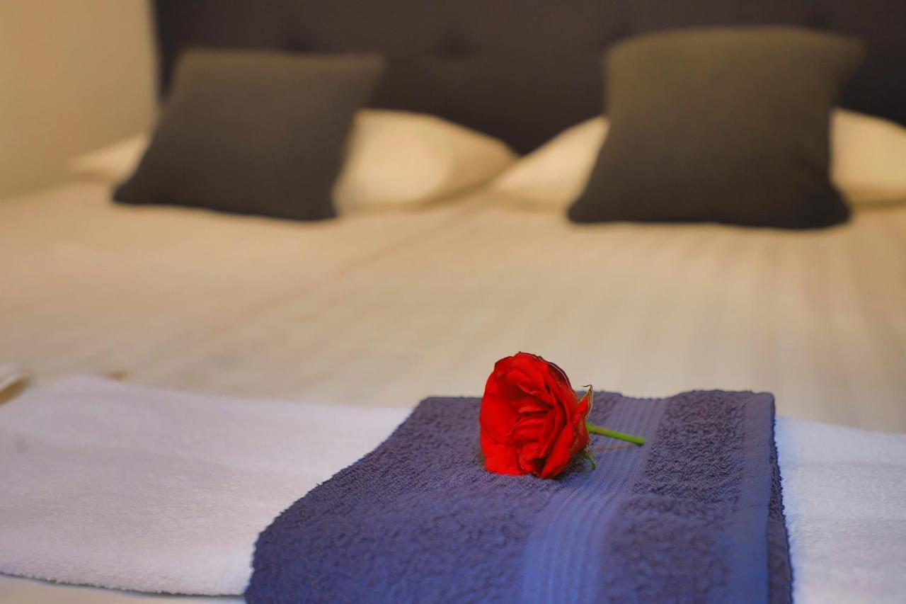 Apartments Oeneus Racic Екстер'єр фото